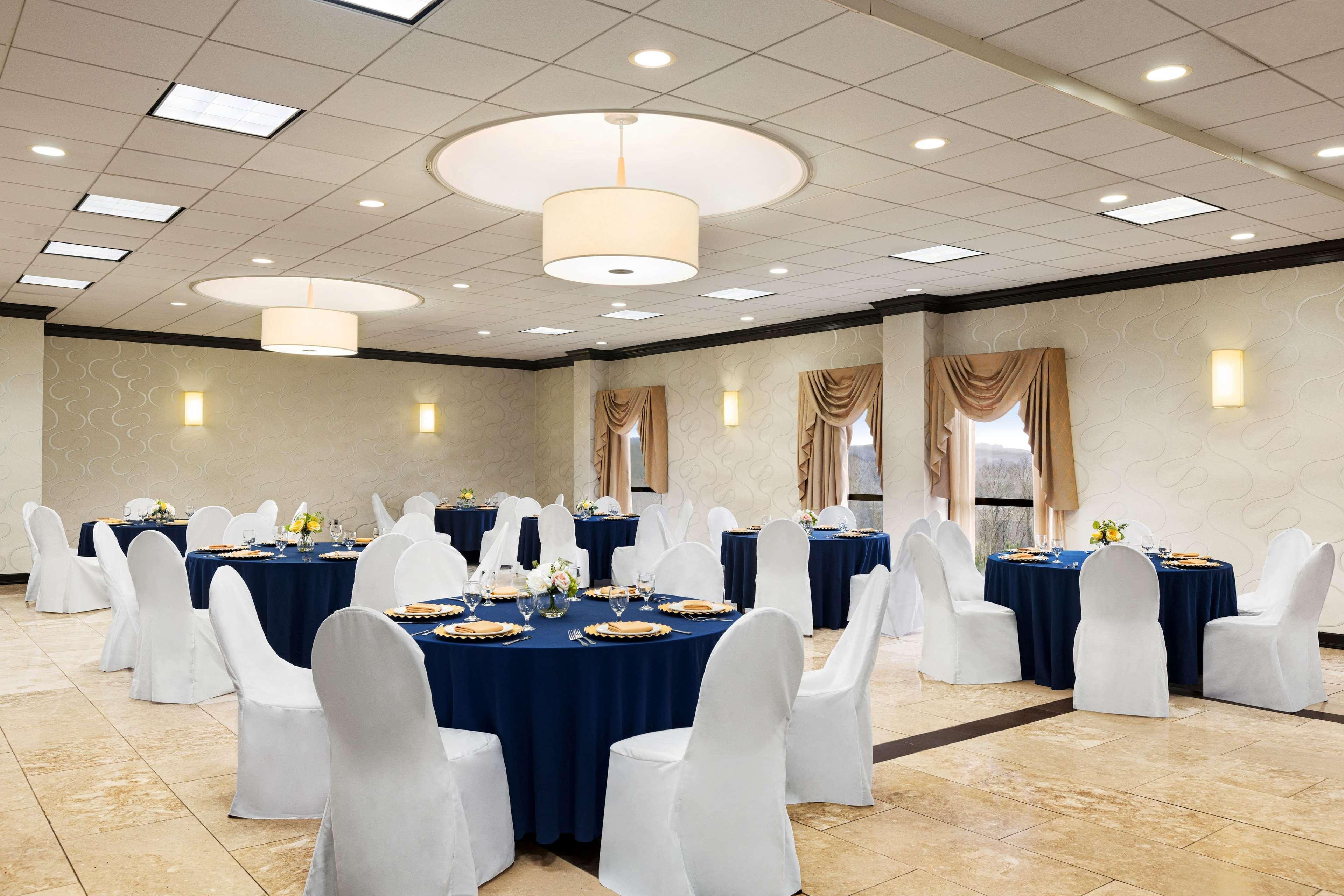 Wyndham Garden Totowa Hotel Екстериор снимка