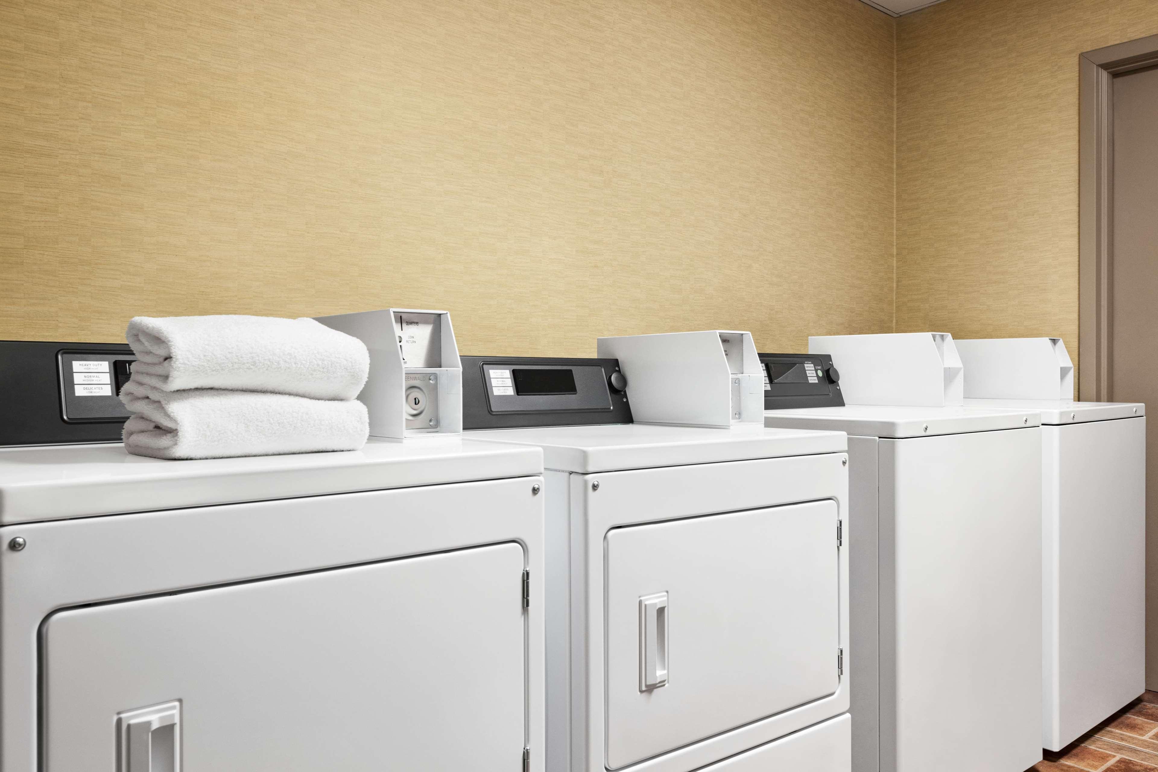 Wyndham Garden Totowa Hotel Екстериор снимка